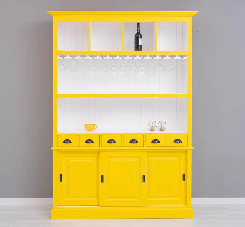 Großer Buffetschrank aus Massivholz mit Glashalterungen in verschiedenen Farben
