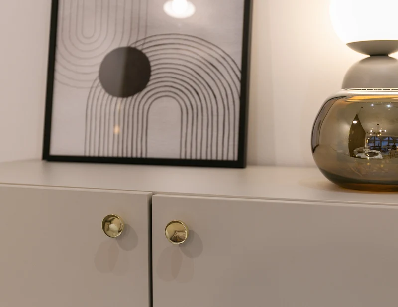 Hohe Kommode Divenos, zweiflügelig, 93 cm, Grau-Beige