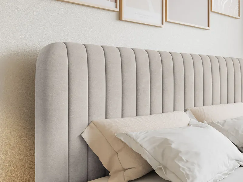 Kontinentales Bett 200x200 cm Saliano mit Stauraum und Topper, beige Samt