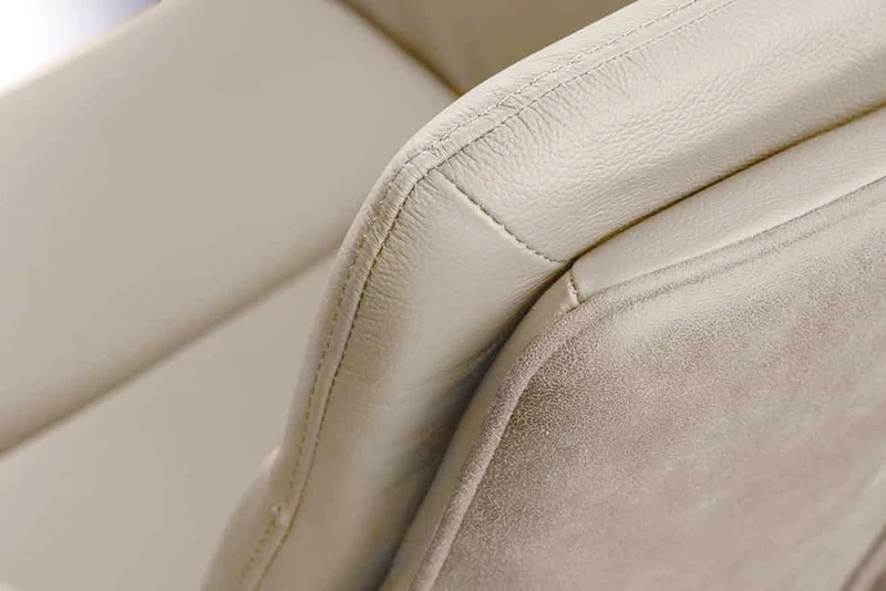 Bequemer Drehstuhl CHARLES III beige Echtleder sand Mikrofaser
