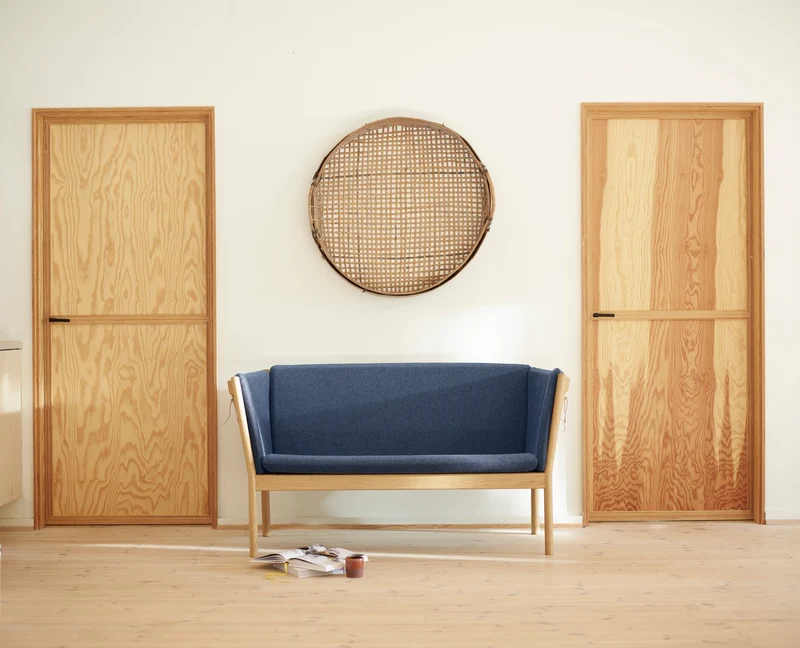 J148 Sofa