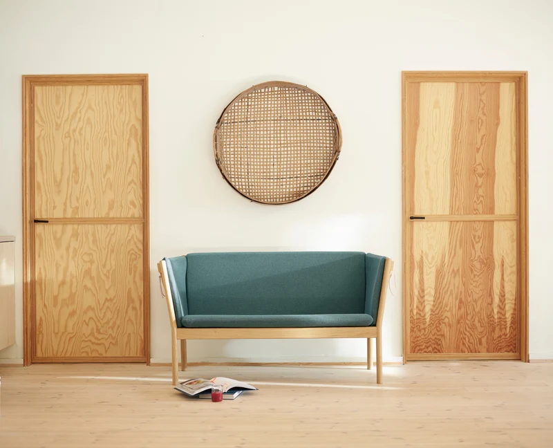 J148 Sofa