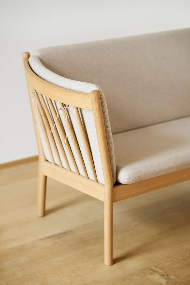 J148 Sofa
