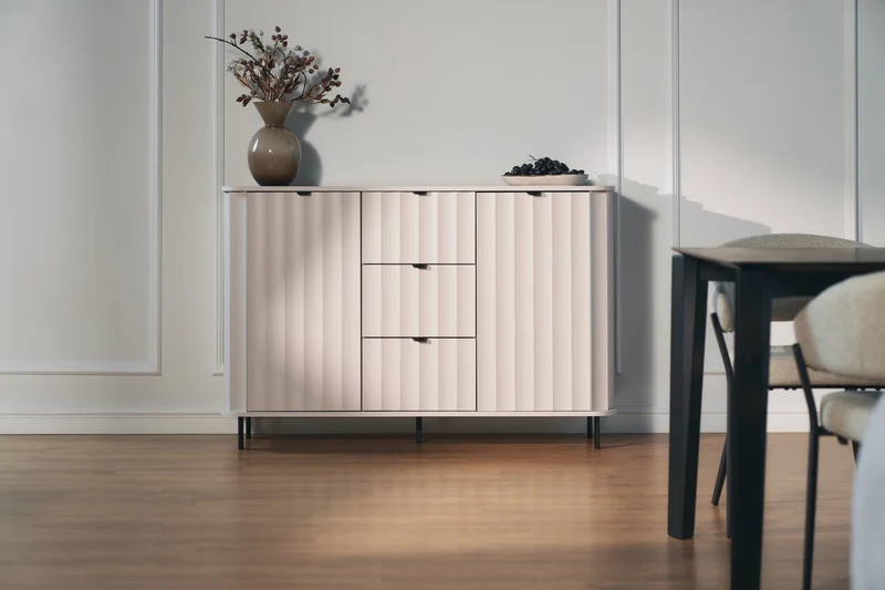 Novado Zweitürige Kommode mit drei Schubladen, 137 cm, Kaschmir