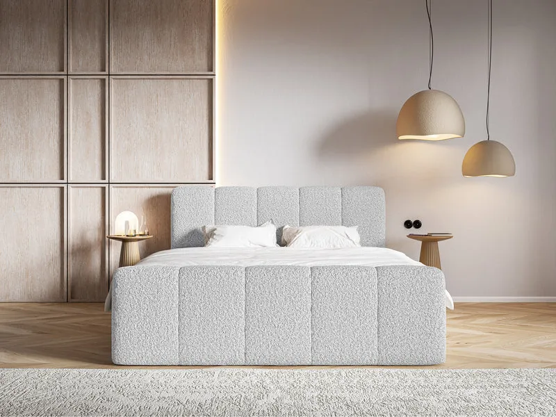 Kontinentales Bett 180x200 cm Cloudy II mit Stauraum und Topper in hellgrauem Bouclé