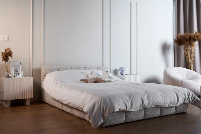Polsterbett 120x200 cm Cloudy Low mit Stauraum, Metallrahmen, hellbeige Bouclé