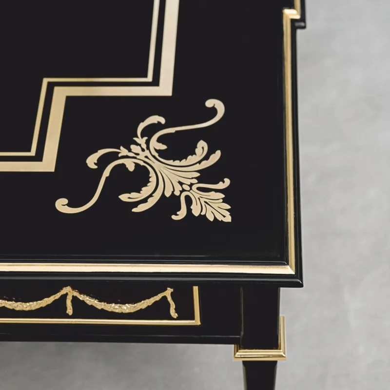 Casa Padrino Luxus Barock Couchtisch mit Glasplatte Schwarz / Gold 127 cm - Made in Italy