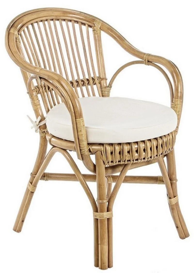 Casa Padrino Luxus Gartenstuhl 4er Set Naturfarben / Weiß 57 x 61 x H. 80 cm - Rattan Stühle mit Armlehnen und Sitzkissen - Moderne Rattan Garten & Terrassen Möbel