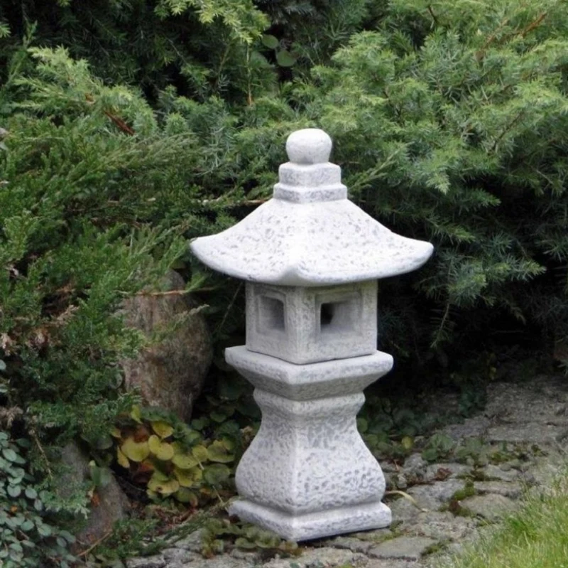 Casa Padrino Garten Leuchte im Japanischen Stil Pagode Weiß / Grau 17 x 17 x H. 37 cm - Kleine Garten & Terrassen Leuchte - Wetterbeständige Garten Laterne - Garten Terrassen Beleuchtung