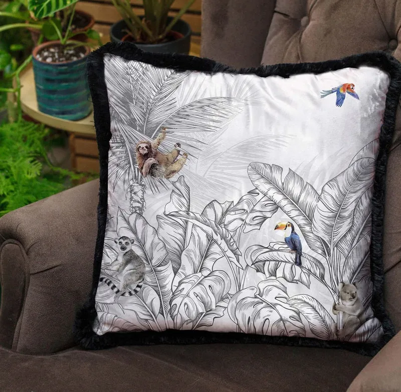 Casa Padrino Luxus Deko Kissen Dschungel & Tiere Grau / Mehrfarbig / Schwarz 45 x 45 cm - Bedrucktes Samt Kissen mit Fransen - Luxus Deko Accessoires