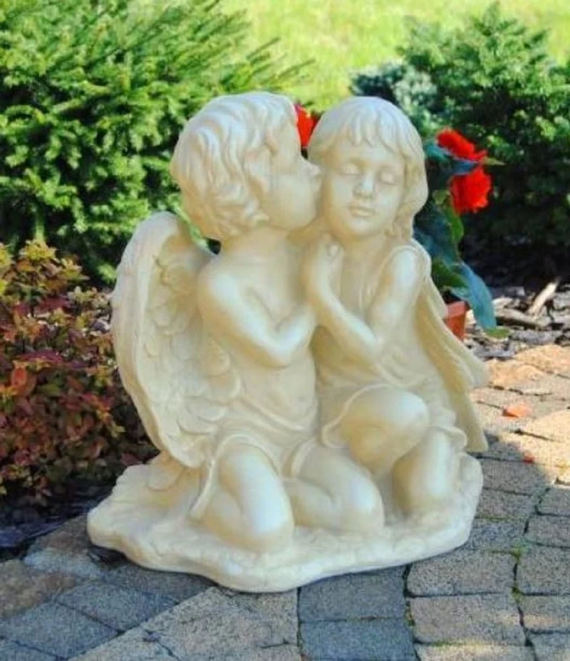 Casa Padrino Jugendstil Deko Skulptur 2 Engel Sandfarben 45 x 25 x H. 39 cm - Elegante Deko Stein Figur - Garten Deko - Barock & Jugendstil Deko Accessoires