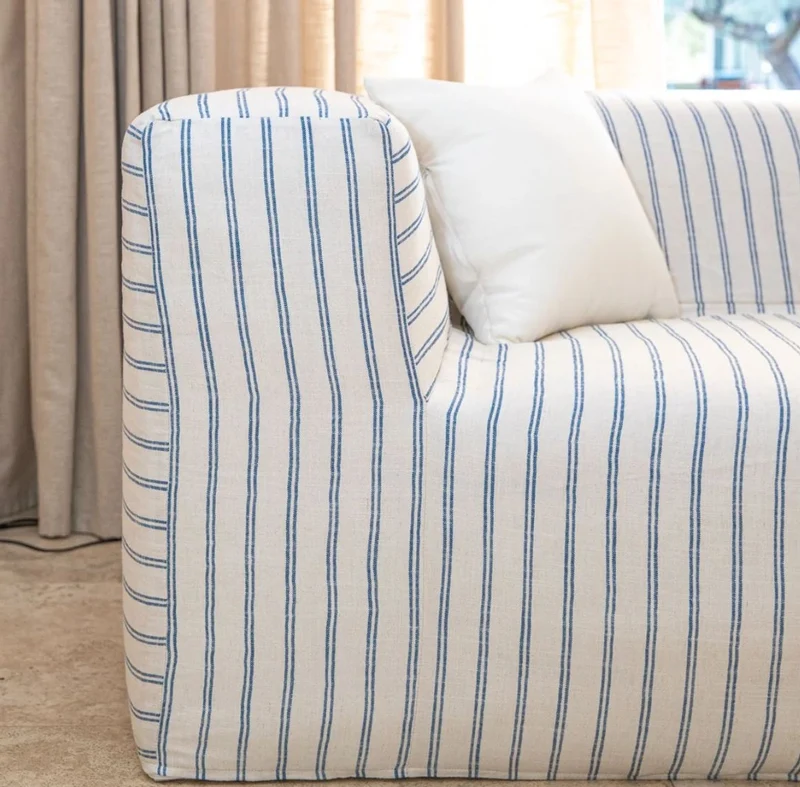Casa Padrino Luxus Wohnzimmer Sofa mit Streifen Weiß / Blau 325 cm