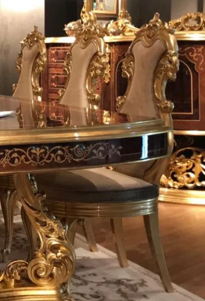 Casa Padrino Luxus Barock Esszimmerstuhl Braun / Gold - Handgefertigter Massivholz Küchenstuhl mit edlem Samtstoff - Prunkvolle Esszimmer Möbel im Barockstil