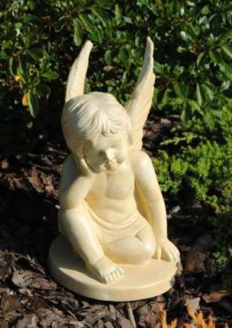 Casa Padrino Jugendstil Garten Deko Skulptur Engel Sandfarben 18 x 19 x H. 31 cm - Elegante Garten Deko Stein Figur - Barock & Jugendstil Garten Deko Accessoires