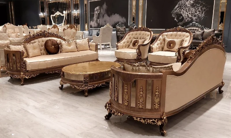 Casa Padrino Luxus Barock Wohnzimmer Set Gold / Braun / Gold - 2 Barock Sofas & 2 Barock Sessel & 1 Barock Couchtisch - Luxus Wohnzimmer Möbel im Barockstil - Barock Möbel - Edel & Prunkvoll