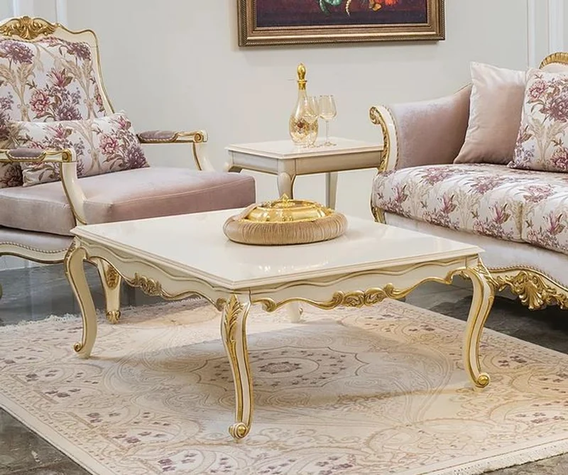 Casa Padrino Luxus Barock Wohnzimmer Set Rosa / Weiß / Gold - 2 Barock Sofas & 2 Barock Sessel & 1 Barock Couchtisch - Wohnzimmer Möbel im Barockstil - Barock Möbel - Barock Einrichtung
