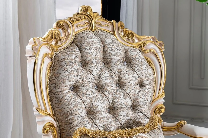 Casa Padrino Luxus Barock Sessel Silber / Beige / Schwarz / Weiß / Gold - Prunkvoller Wohnzimmer Sessel mit Glitzersteinen - Barockstil Wohnzimmer Möbel - Luxus Möbel im Barockstil