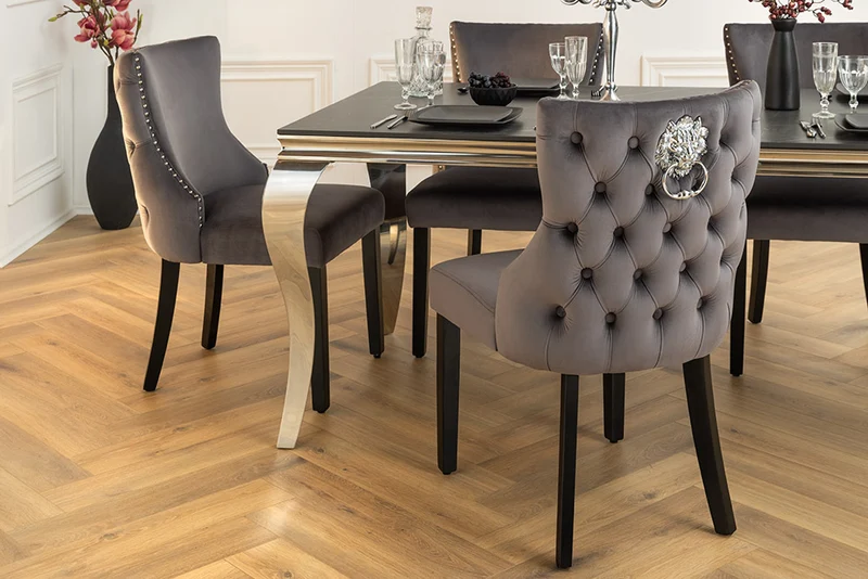 Edler Stuhl LEON Samt grau Löwenkopf Nieten Chesterfield