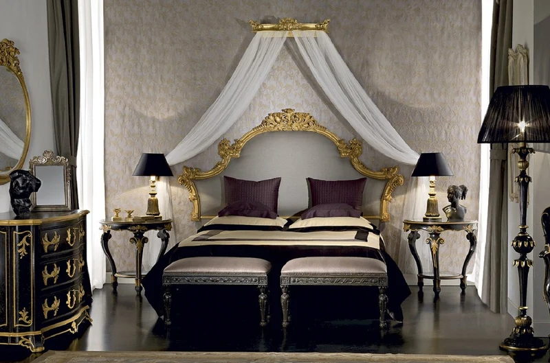 Casa Padrino Luxus Barock Kerzenhalter Antik Gold 9 x 9 x H. 9 cm - Kleiner handgeschitzter Barockstil Kerzenständer - Luxus Deko Accessoires im Barockstil - Luxus Qualität - Made in Italy