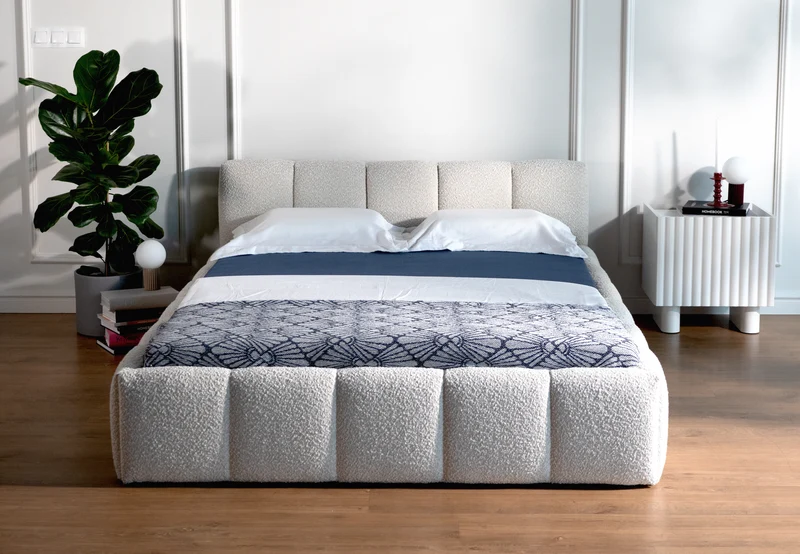 Polsterbett 160x200 cm Cloudy Low mit Stauraum, hellbeige Bouclé, Metallrahmen
