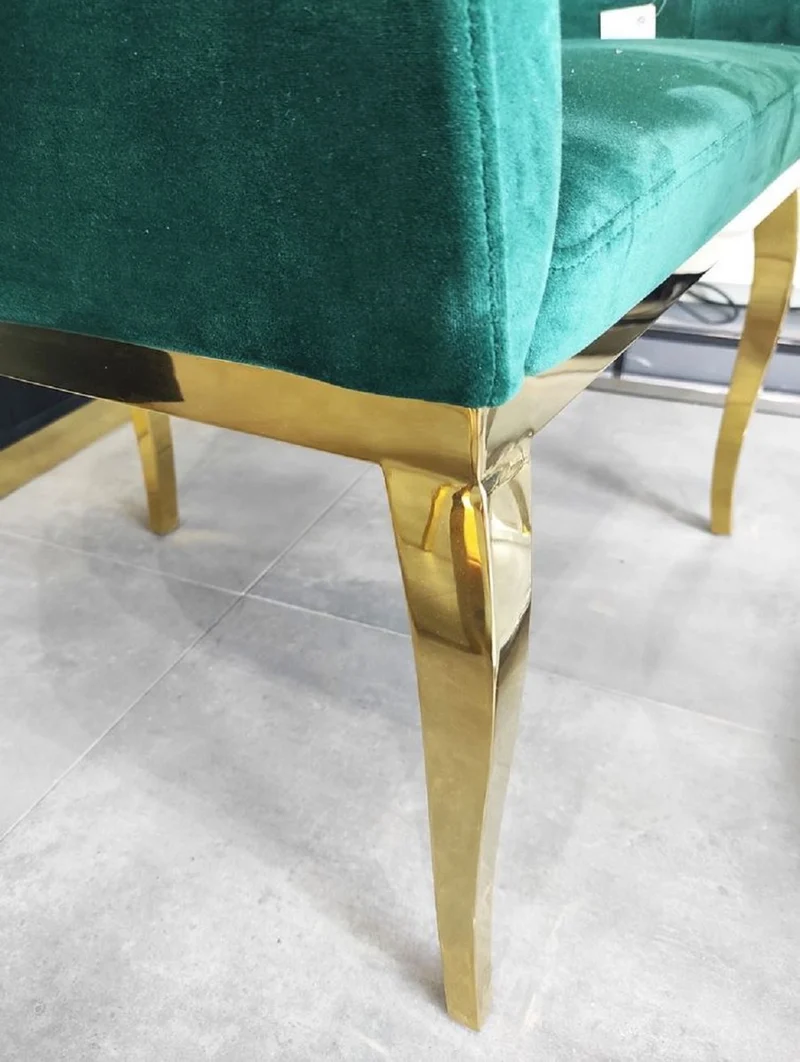Casa Padrino Luxus Samt Sessel Grün / Gold 78 x 55 x H. 59 cm - Wohnzimmer Sessel - Hotel Sessel - Wohnzimmer Möbel - Luxus Möbel - Wohnzimmer Einrichtung - Luxus Einrichtung - Möbel Luxus