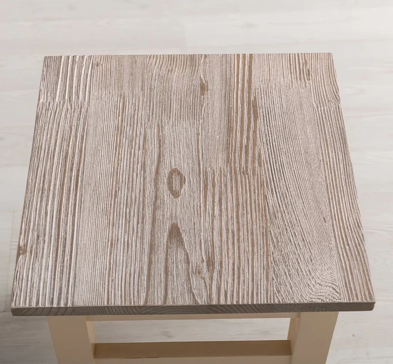 Hocker aus Massivholz in verschiedenen Farben