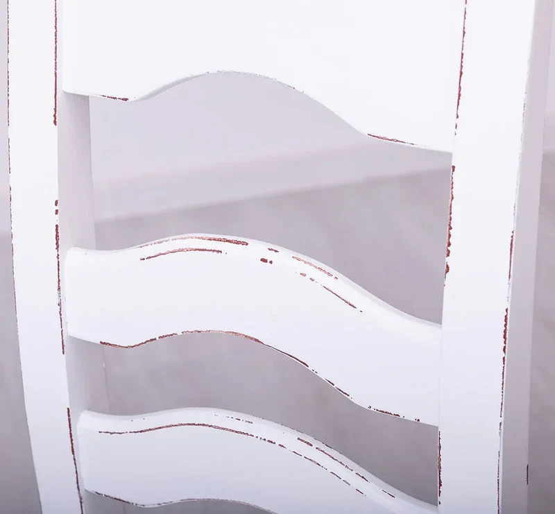 Landhausstuhl aus Massivholz in verschiedenen Farben