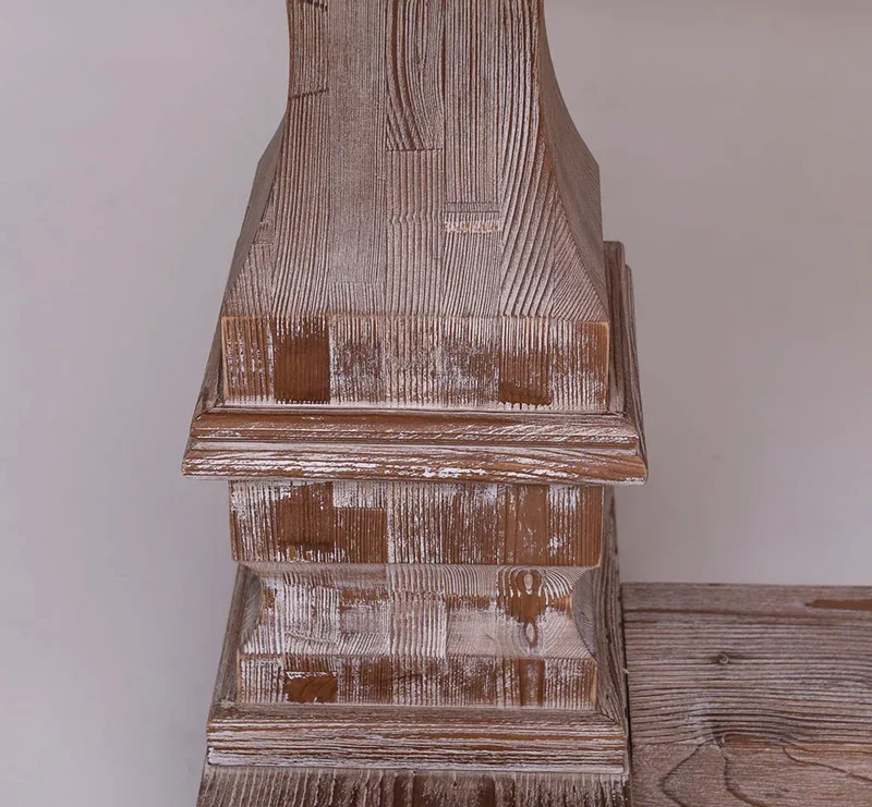 Esstisch aus Massivholz im Kolonialstil
