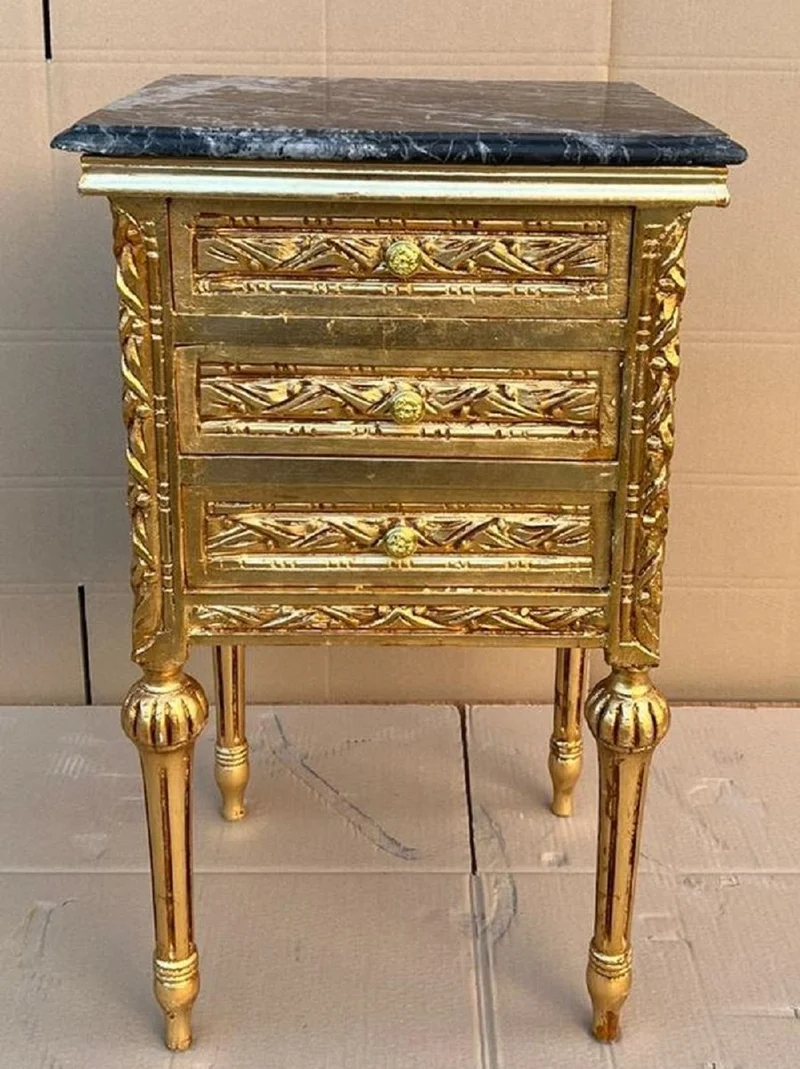 Casa Padrino Barock Nachtkommode Gold / Schwarz - Prunkvolle Barockstil Kommode mit 3 Schubladen und Marmorplatte - Barock Möbel - Schlafzimmer Möbel im Barockstil