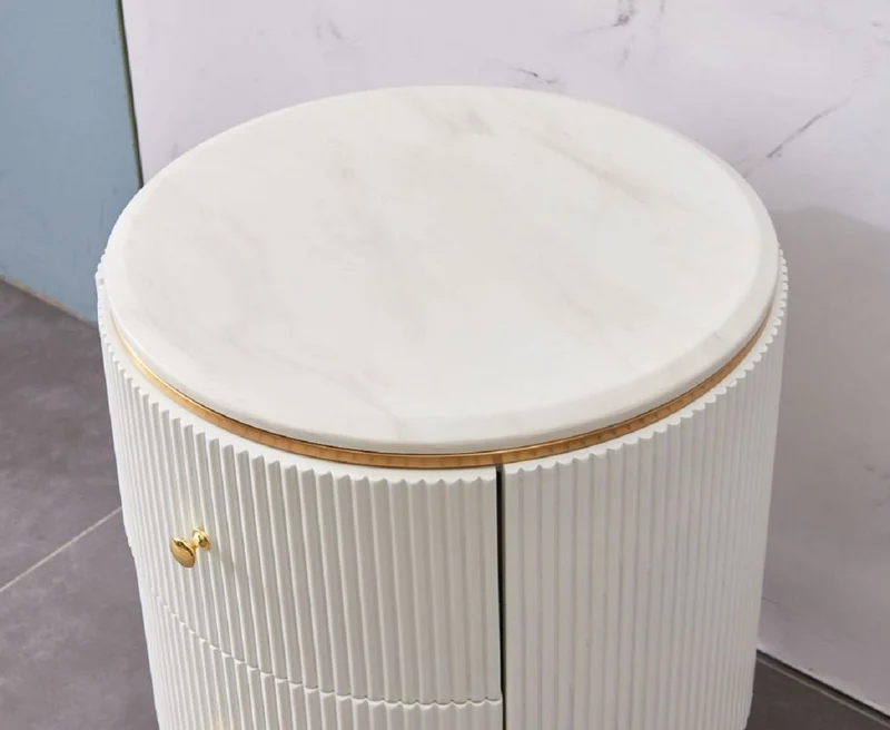 Casa Padrino Luxus Beistelltisch Weiß / Messingfarben / Gold Ø 50 x H. 58 cm - Runder Nachttisch mit 2 Schubladen - Moderne Möbel