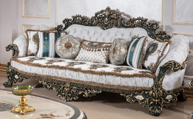 Casa Padrino Luxus Barock Sofa Weiß / Mehrfarbig / Grün / Gold - Prunkvolles Wohnzimmer Sofa mit elegantem Muster - Barock Wohnzimmer & Hotel Möbel - Edel & Prunkvoll