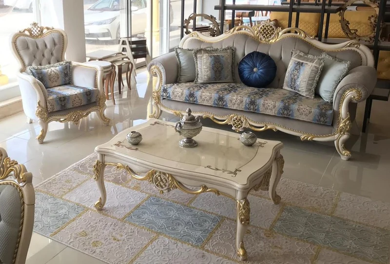 Casa Padrino Luxus Barock Wohnzimmer Set Grau / Blau / Weiß / Gold - 2 Sofas & 2 Sessel & 1 Couchtisch - Wohnzimmer Möbel im Barockstil - Edel & Prunkvoll