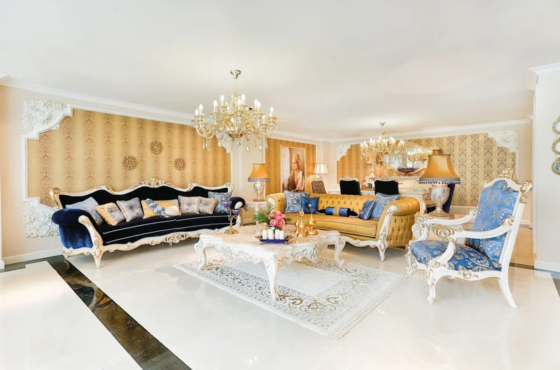 Casa Padrino Luxus Barock Sessel Blau / Weiß / Gold 80 x 70 x H. 125 cm - Prunkvoller Massivholz Wohnzimmer Sessel mit elegantem Muster - Barock Wohnzimmer Möbel