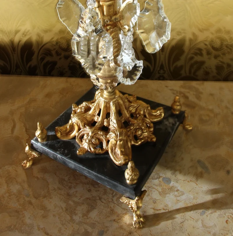 Casa Padrino Barock Kristall Hockerleuchte im Antik Stil - Messing & Marmor - Höhe 86 cm