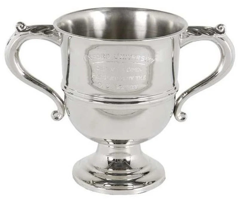 Casa Padrino Trophäe Silber 36 x H. 47 cm - Luxus Dekoration