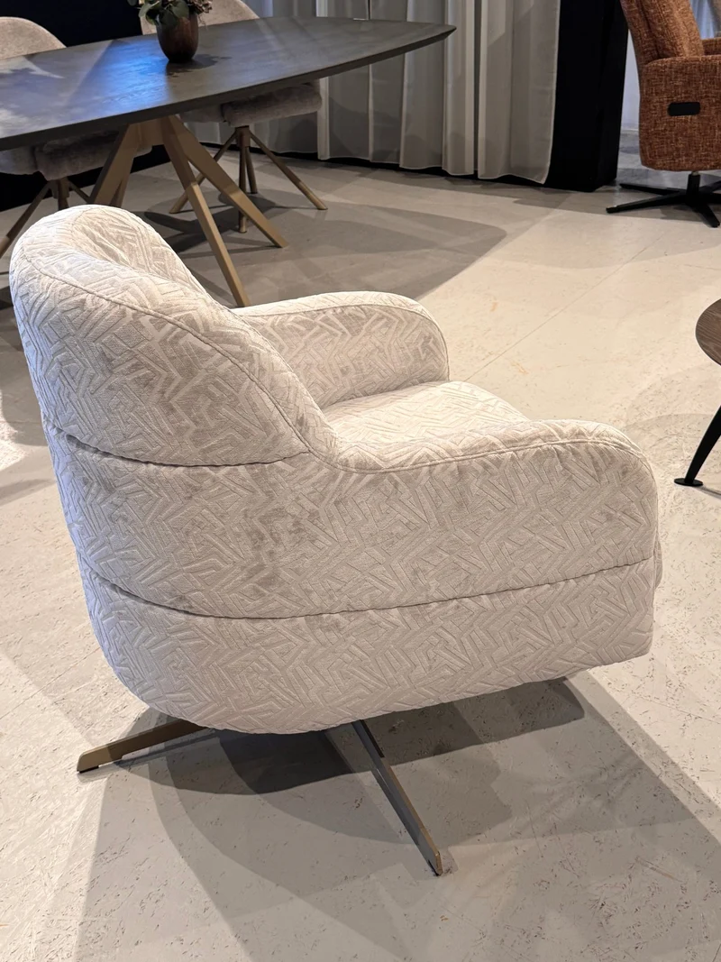 Fauteil 635 (configureer in 3D)
