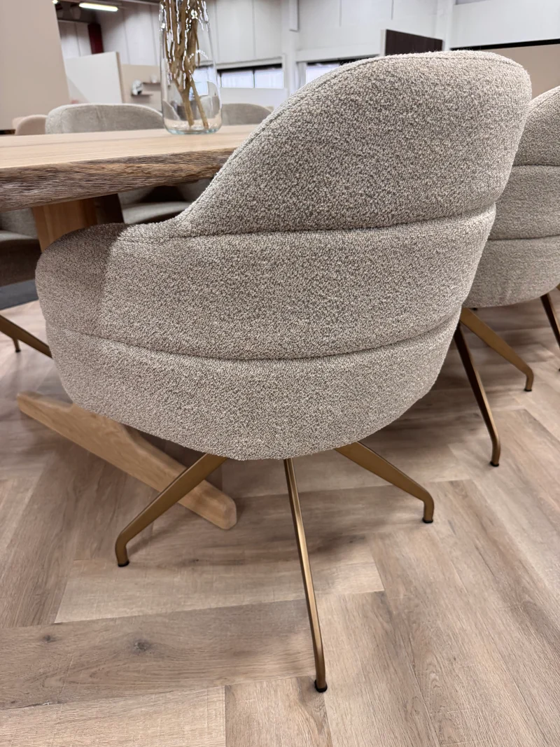 Eetkamerstoel 435 (configureer in 3D)