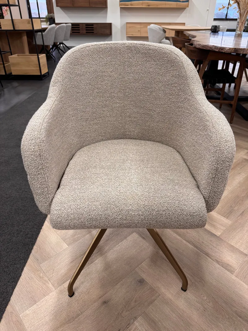 Eetkamerstoel 435 (configureer in 3D)