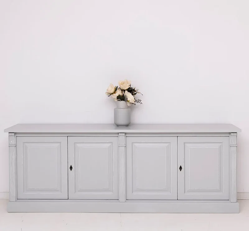 Großes Sideboard aus Massivholz mit 4 Türen