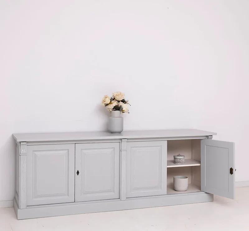 Großes Sideboard aus Massivholz mit 4 Türen