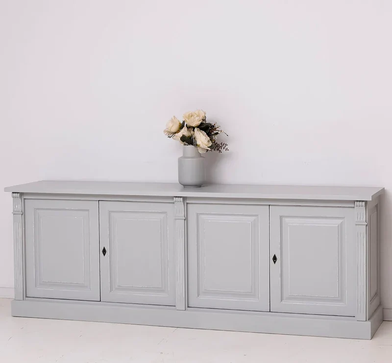 Großes Sideboard aus Massivholz mit 4 Türen