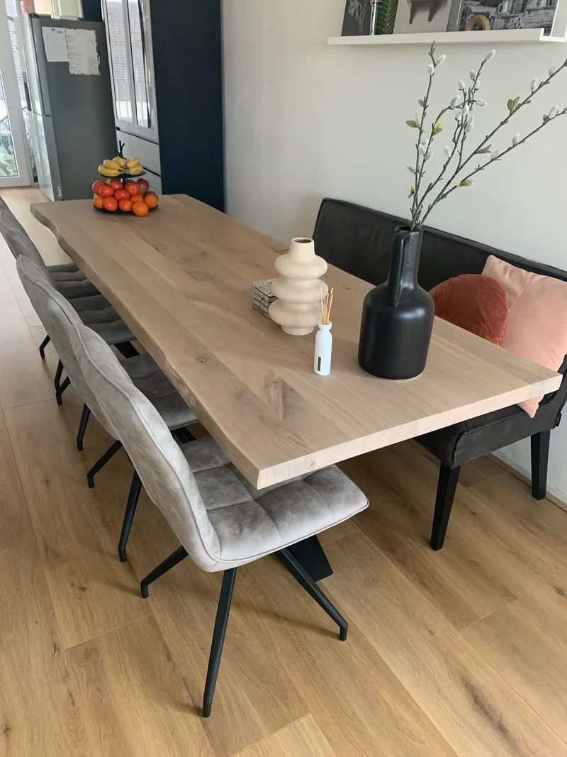 Eiken boomstamrand eettafel - T onderstel metaal