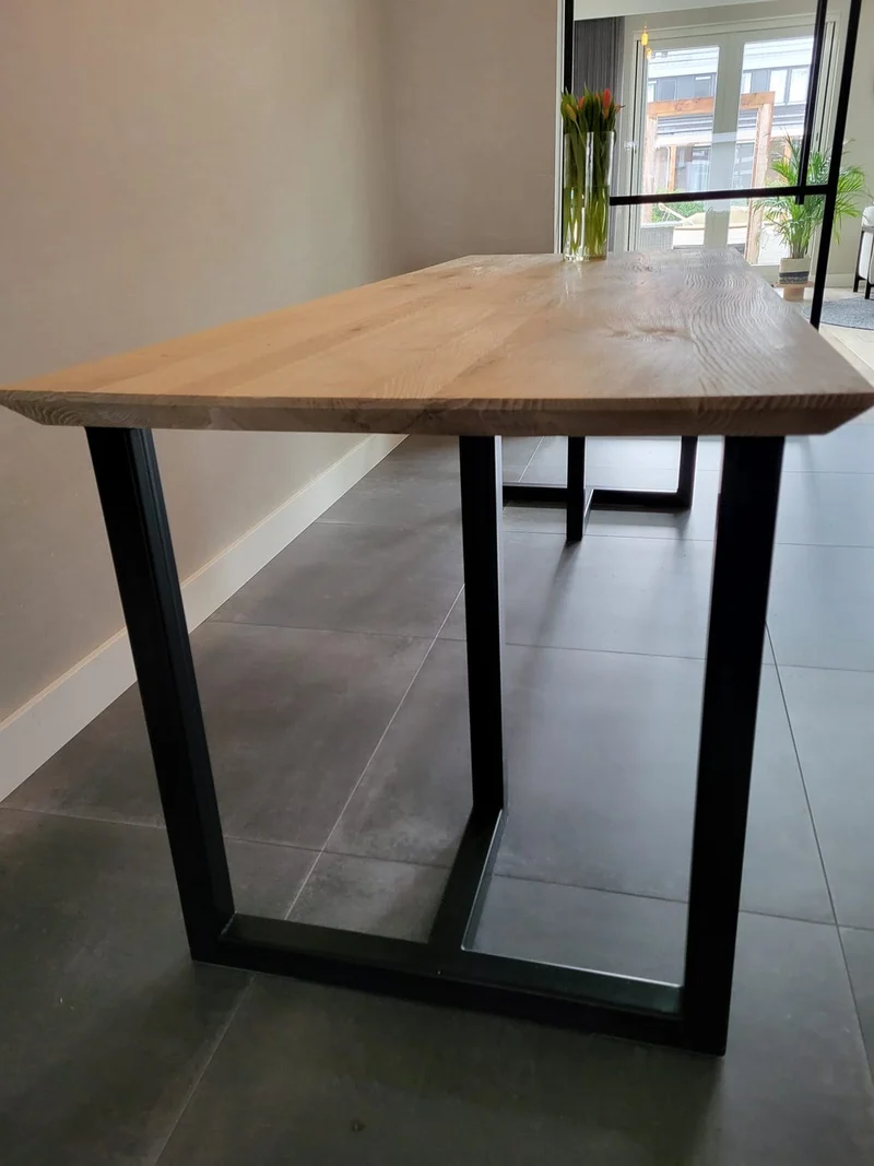 Eiken boomstamrand eettafel - V eiken