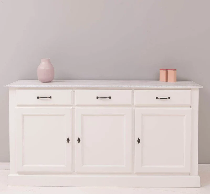 Sideboard aus Massivholz mit drei Schubladen und Türen