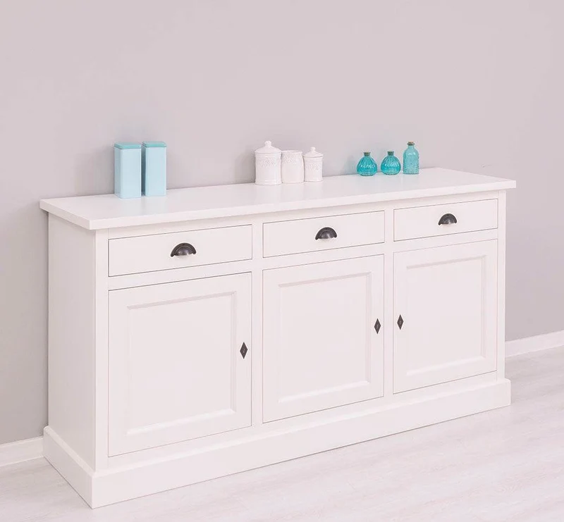 Dreitüriges Sideboard 175 aus Massivholz mit drei Schubladen