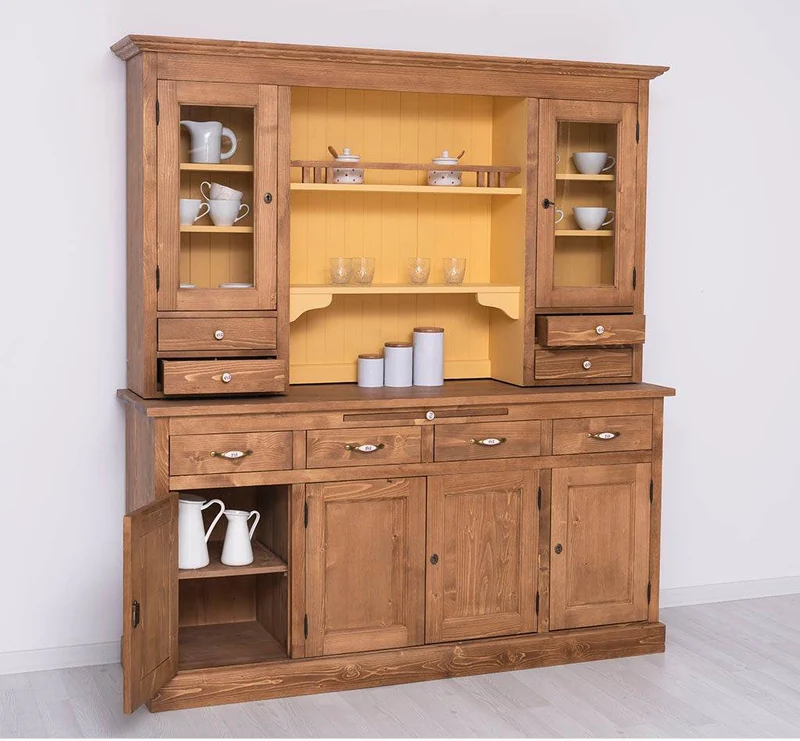 Breiter Buffetschrank aus Massivholz im Landhausstil