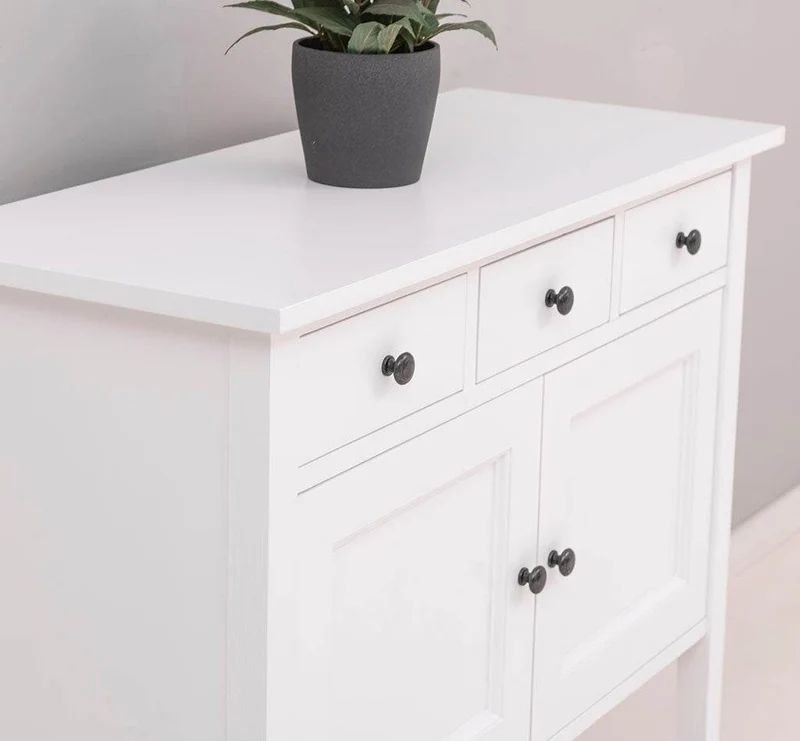 Sideboard aus Massivholz mit drei Schubladen