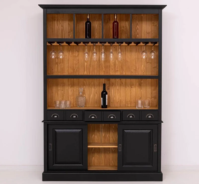 Buffetschrank aus Massivholz mit Glashalterungen in schwarz
