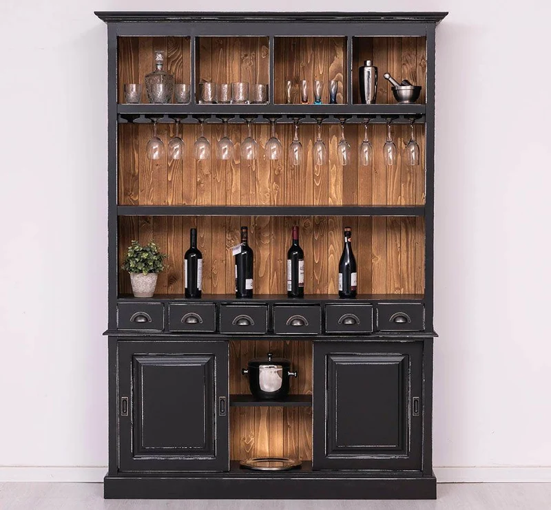 Buffetschrank aus Massivholz mit Glashalterungen in schwarz