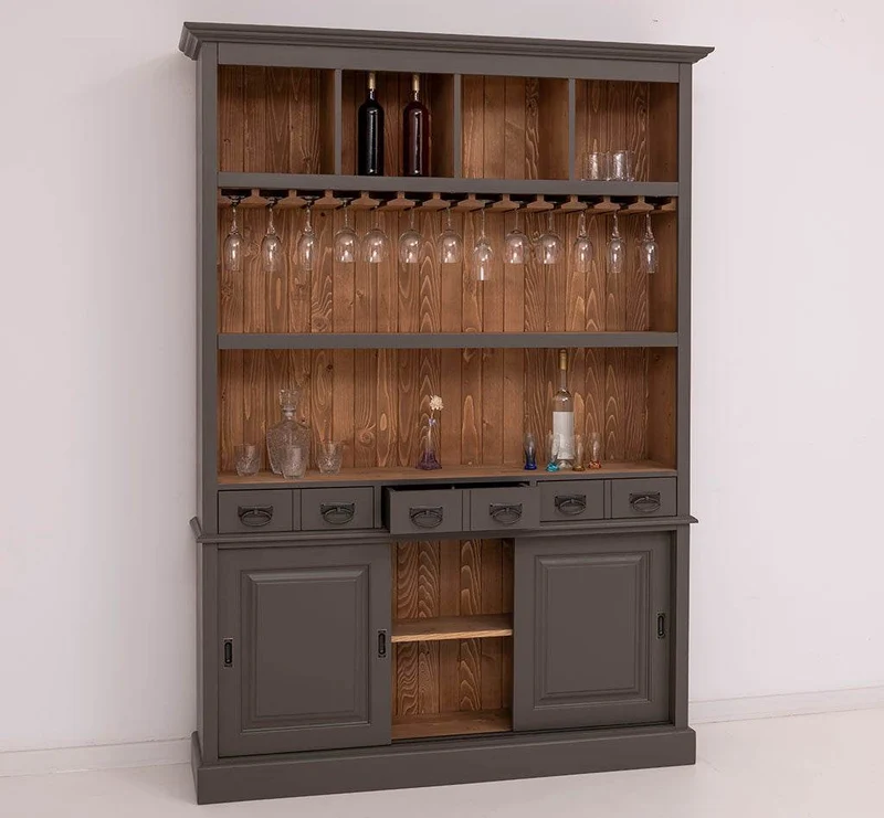 Großer Buffetschrank aus Massivholz mit Glashalterungen